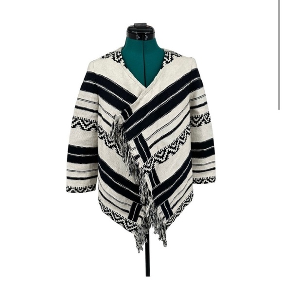 Bershka Dolan Open Front Waterfall Cardigan With Fringe Details in Black  White - Picture 6 of 7